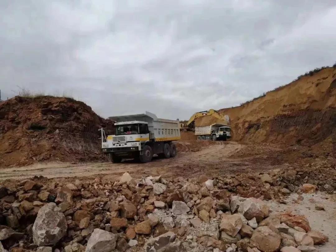 百乐博重装纯电动矿用车内蒙试车