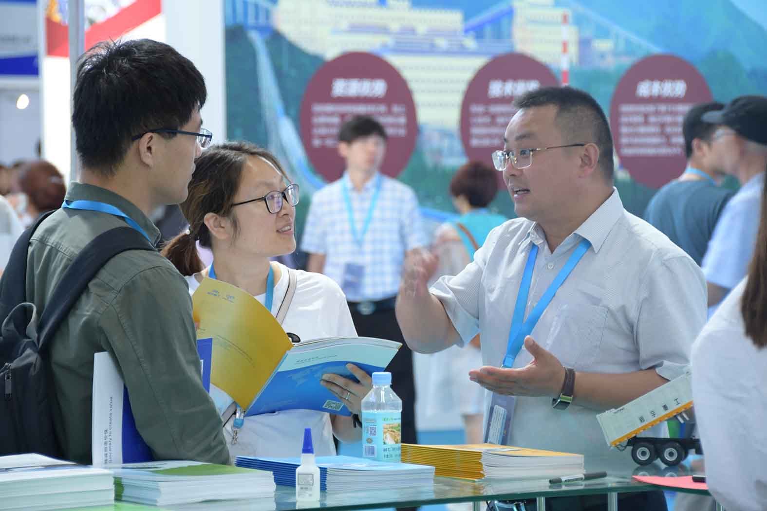 引领未来▲百乐博纯电动矿用车闪耀2019CIME展会